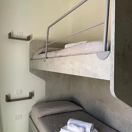 Olbios Apartament *